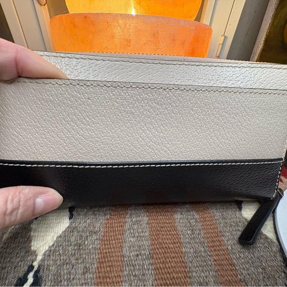 Kate Spade Black and Cream Wallet - Picture 4 of 16